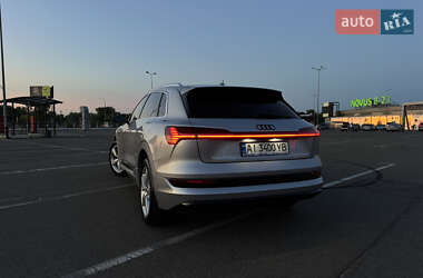 Внедорожник / Кроссовер Audi e-tron 2019 в 