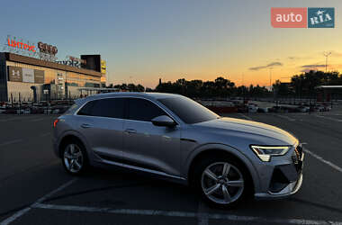 Внедорожник / Кроссовер Audi e-tron 2019 в 