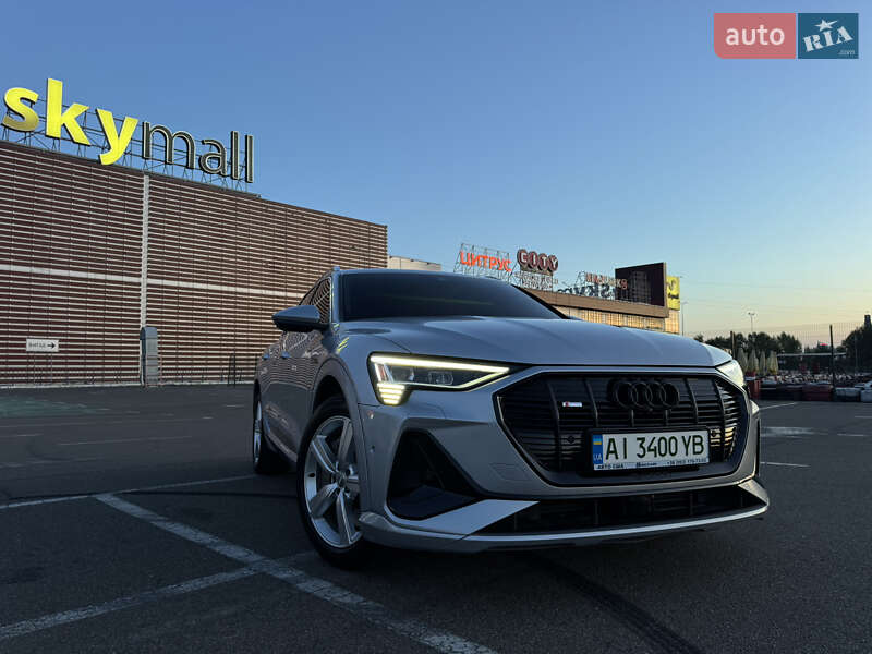 Позашляховик / Кросовер Audi e-tron 2019 в Києві