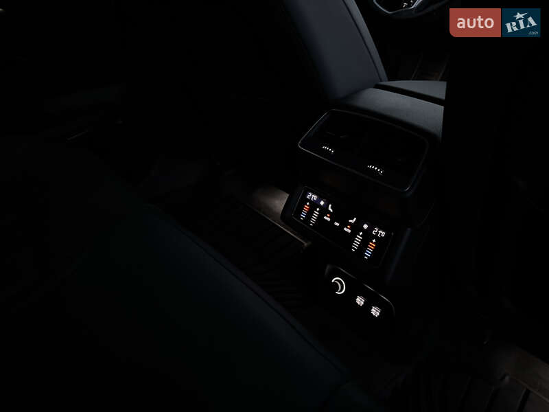 Позашляховик / Кросовер Audi e-tron 2019 в Києві