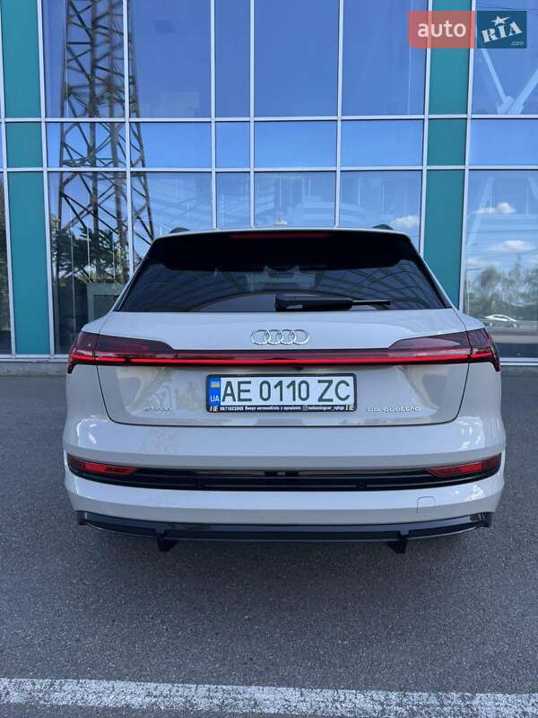 Позашляховик / Кросовер Audi e-tron 2020 в Дніпрі фото 8 Позашляховик / Кросовер Audi e-tron 2020 в Дніпрі