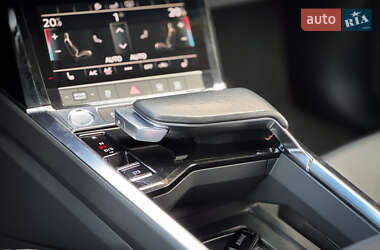 Позашляховик / Кросовер Audi e-tron 2020 в 