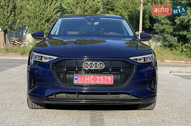Внедорожник / Кроссовер Audi e-tron 2021 в 