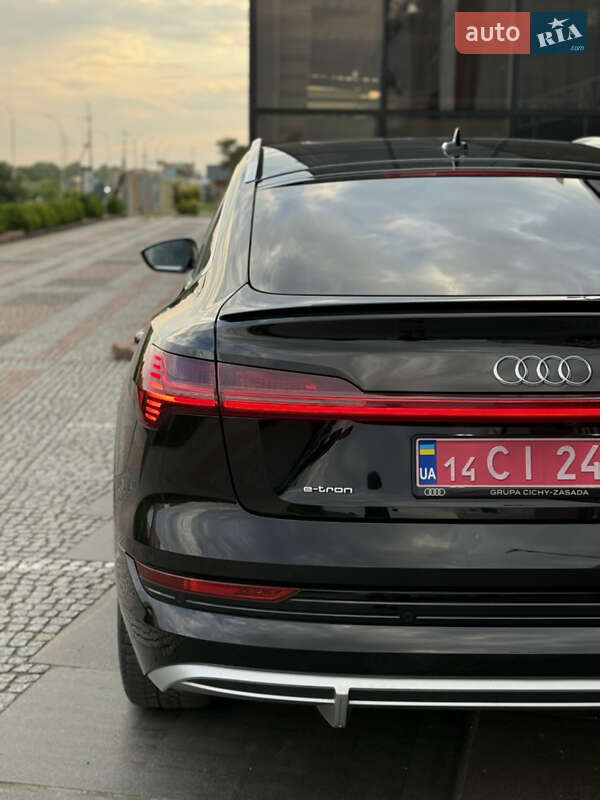 Позашляховик / Кросовер Audi e-tron 2022 в Мукачевому