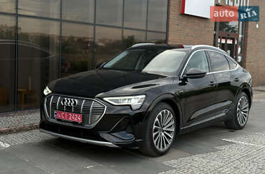 Внедорожник / Кроссовер Audi e-tron 2022 в 
