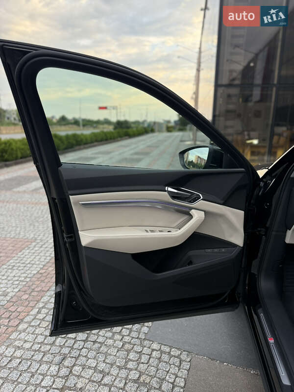 Позашляховик / Кросовер Audi e-tron 2022 в Мукачевому