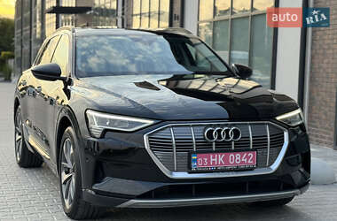Внедорожник / Кроссовер Audi e-tron 2020 в 