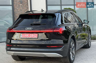 Внедорожник / Кроссовер Audi e-tron 2020 в 