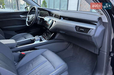 Внедорожник / Кроссовер Audi e-tron 2020 в 