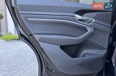 Внедорожник / Кроссовер Audi e-tron 2020 в 