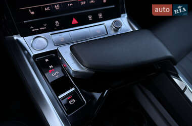 Внедорожник / Кроссовер Audi e-tron 2020 в 