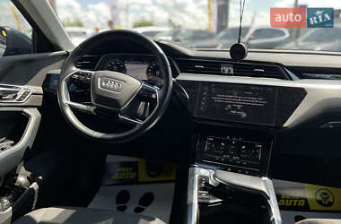 Внедорожник / Кроссовер Audi e-tron 2020 в 
