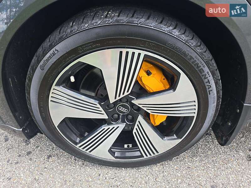 Позашляховик / Кросовер Audi e-tron 2019 в Львові