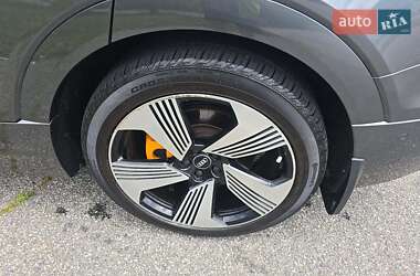Позашляховик / Кросовер Audi e-tron 2019 в 