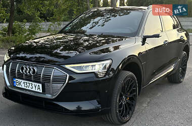 Позашляховик / Кросовер Audi e-tron 2019 в Черкасах
