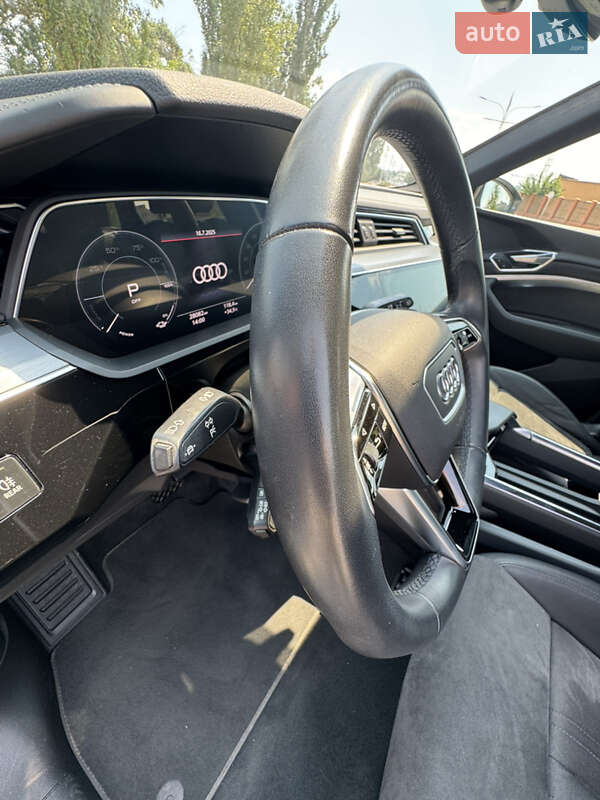 Позашляховик / Кросовер Audi e-tron 2020 в Ізмаїлі