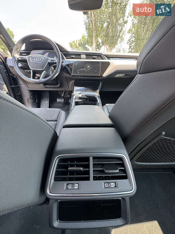 Позашляховик / Кросовер Audi e-tron 2020 в Ізмаїлі