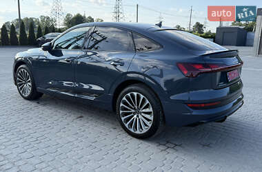 Позашляховик / Кросовер Audi e-tron 2022 в 