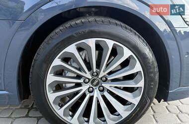 Позашляховик / Кросовер Audi e-tron 2022 в 