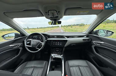 Внедорожник / Кроссовер Audi e-tron 2020 в 