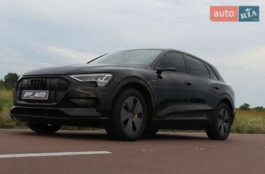 Внедорожник / Кроссовер Audi e-tron 2022 в 