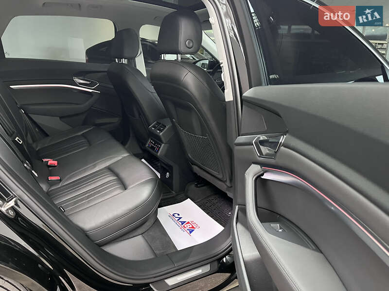 Внедорожник / Кроссовер Audi e-tron 2019 в Тернополе