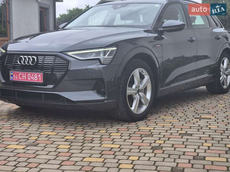 Позашляховик / Кросовер Audi e-tron 2020 в Стрию