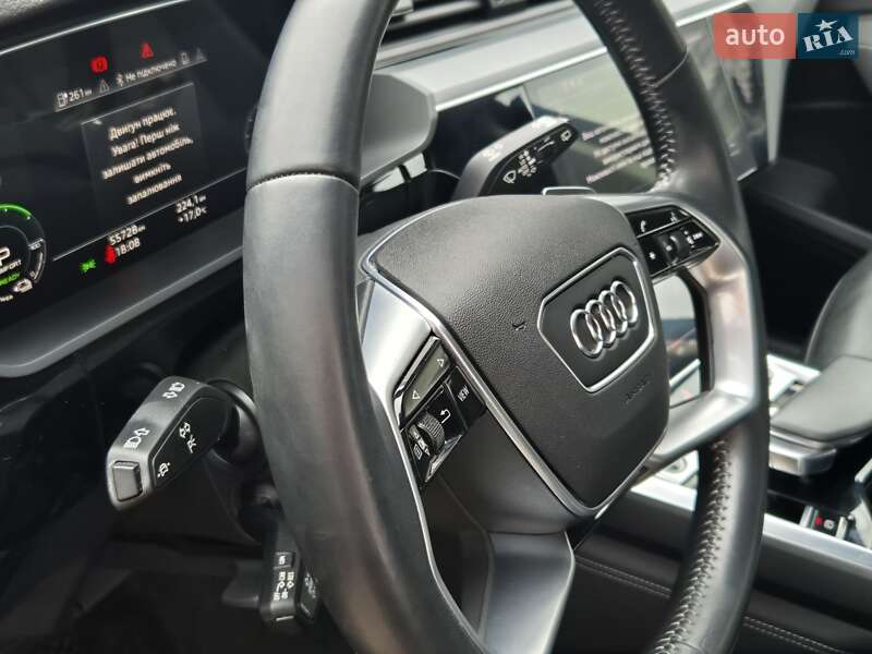 Позашляховик / Кросовер Audi e-tron 2020 в Стрию