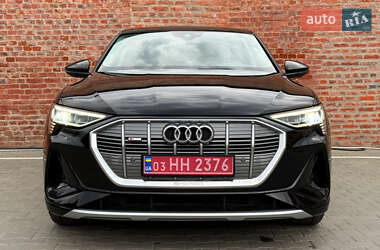 Внедорожник / Кроссовер Audi e-tron 2023 в 