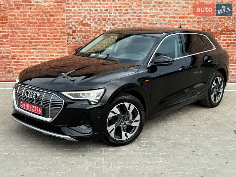Audi e-tron 2023
