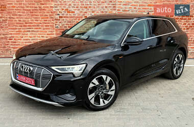 Внедорожник / Кроссовер Audi e-tron 2023 в 