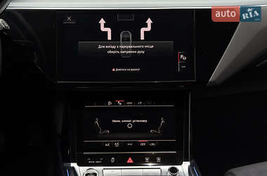 Внедорожник / Кроссовер Audi e-tron 2023 в 
