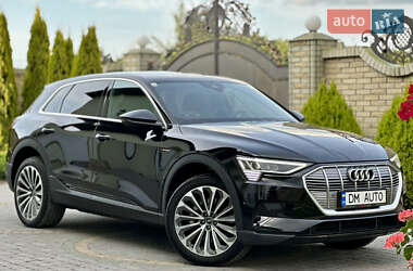 Позашляховик / Кросовер Audi e-tron 2022 в 
