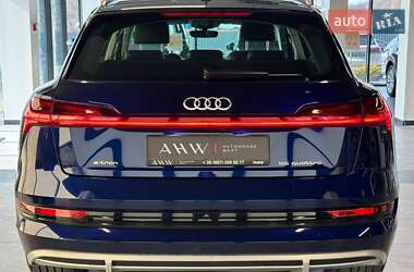 Внедорожник / Кроссовер Audi e-tron 2021 в 