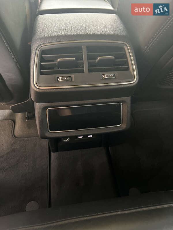 Внедорожник / Кроссовер Audi e-tron 2018 в Киеве фото 13 Внедорожник / Кроссовер Audi e-tron 2018 в Киеве