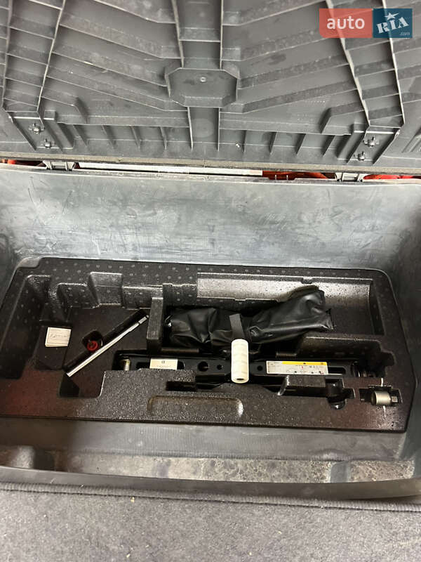 Внедорожник / Кроссовер Audi e-tron 2018 в Киеве фото 61 Внедорожник / Кроссовер Audi e-tron 2018 в Киеве