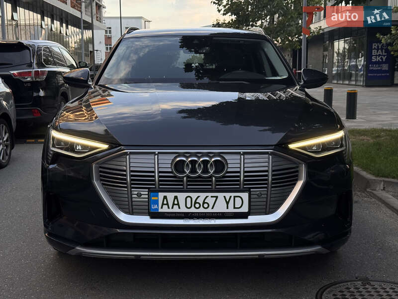 Внедорожник / Кроссовер Audi e-tron 2019 в 