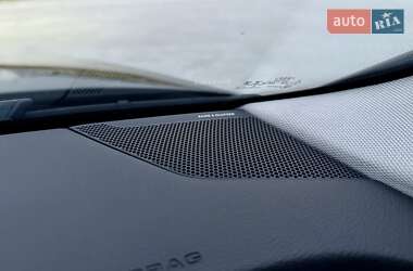 Внедорожник / Кроссовер Audi e-tron 2019 в 