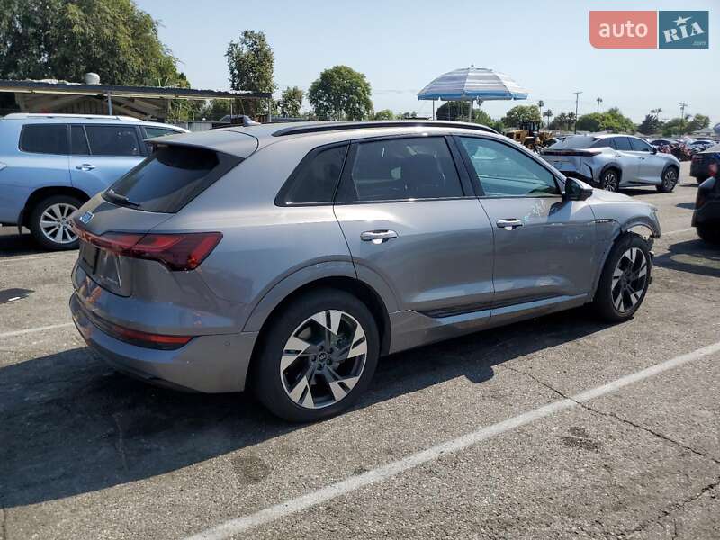 Позашляховик / Кросовер Audi e-tron 2021 в Львові