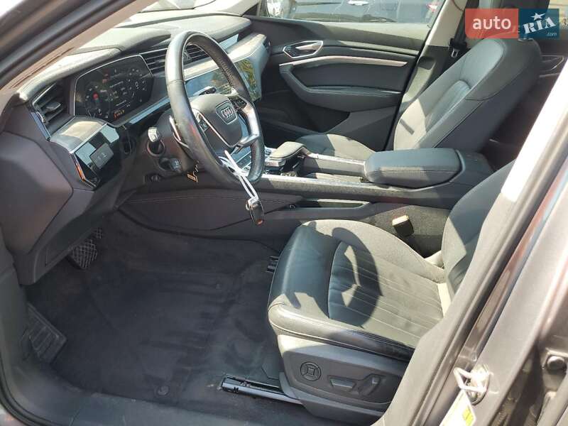 Позашляховик / Кросовер Audi e-tron 2021 в Львові