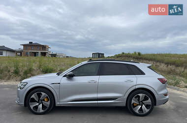 Внедорожник / Кроссовер Audi e-tron 2022 в 