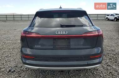 Позашляховик / Кросовер Audi e-tron 2019 в 