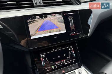 Внедорожник / Кроссовер Audi e-tron 2021 в 