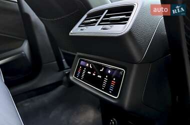 Внедорожник / Кроссовер Audi e-tron 2019 в 