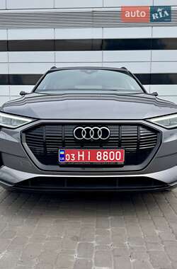 Внедорожник / Кроссовер Audi e-tron 2020 в 