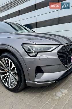 Внедорожник / Кроссовер Audi e-tron 2020 в 
