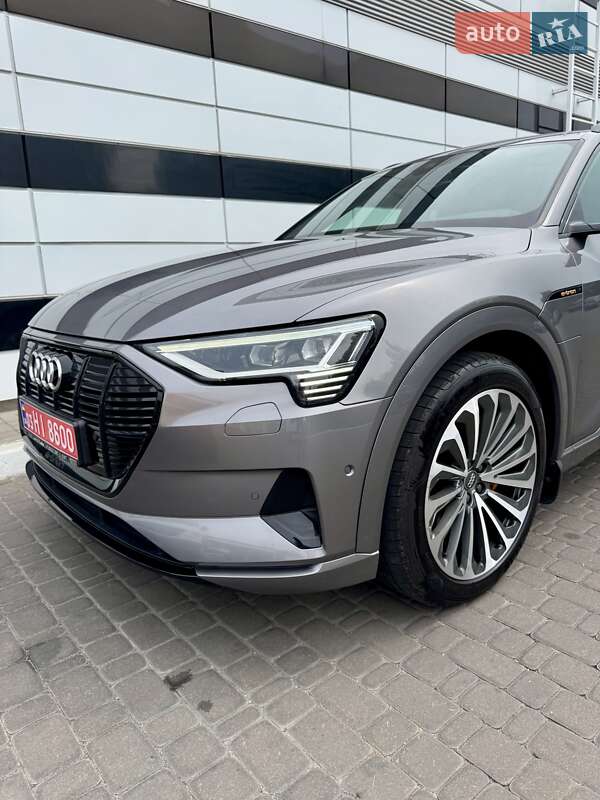 Позашляховик / Кросовер Audi e-tron 2020 в Рівному