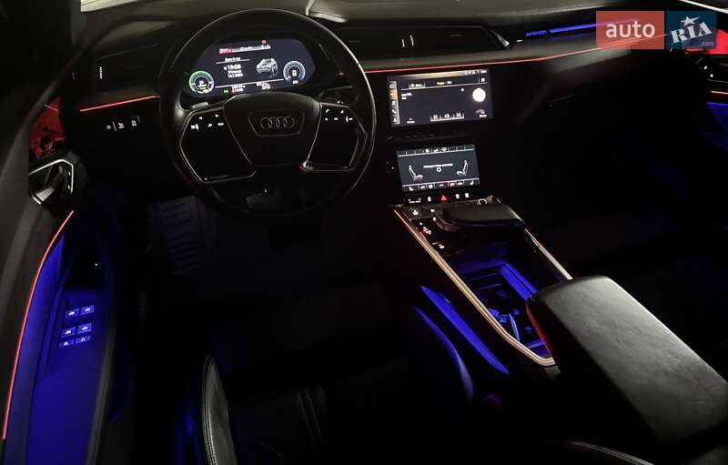 Позашляховик / Кросовер Audi e-tron 2020 в Рівному