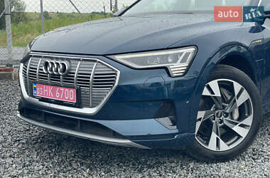 Внедорожник / Кроссовер Audi e-tron 2021 в 
