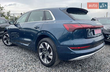 Внедорожник / Кроссовер Audi e-tron 2021 в 